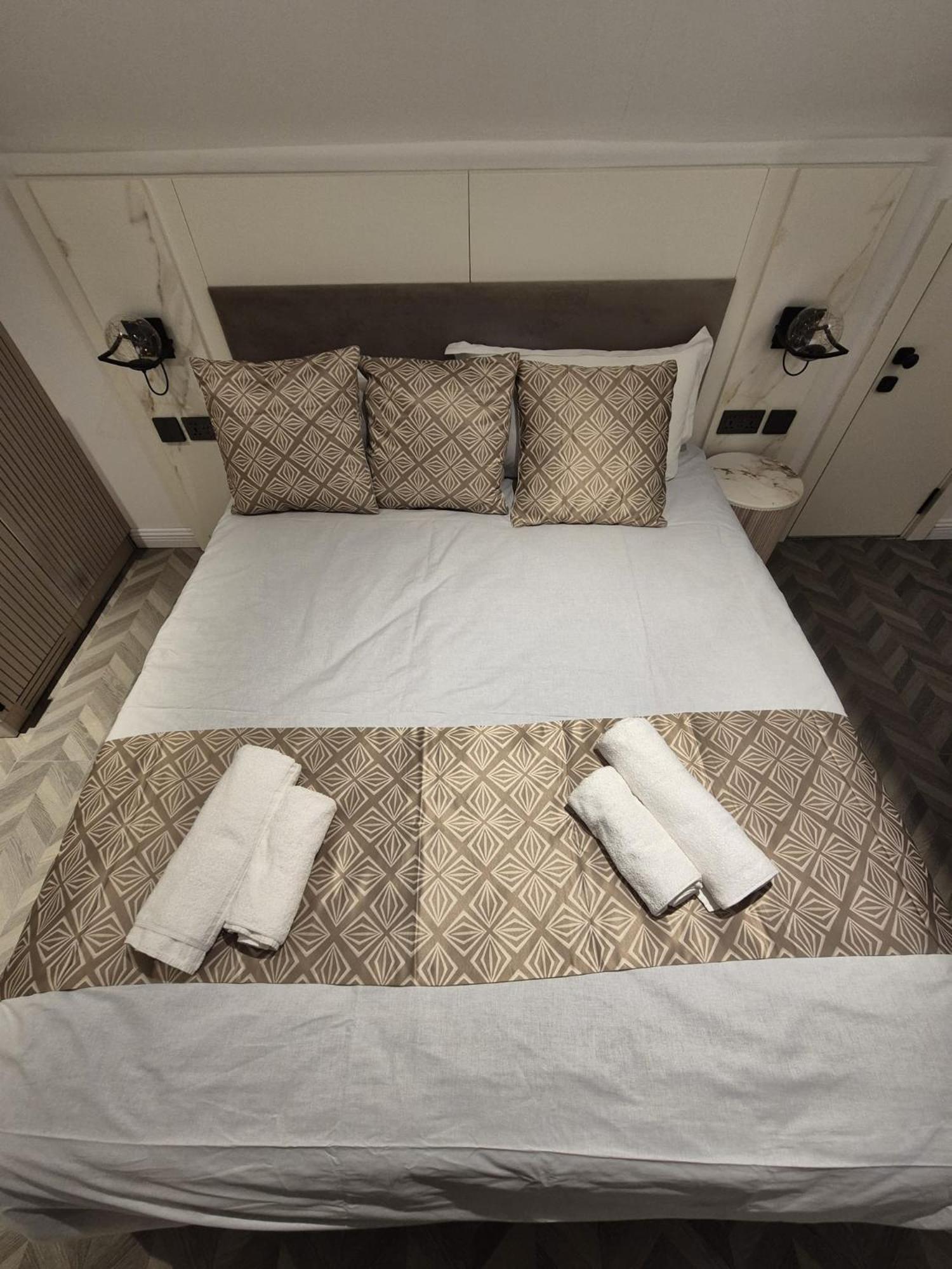Rosemay Hotel Near London Heathrow Airport Hayes  Dış mekan fotoğraf